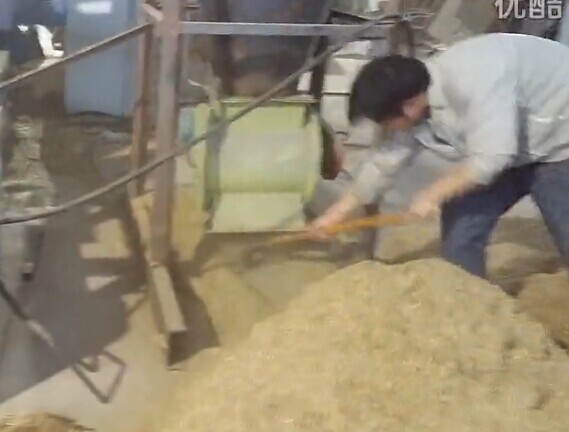 smashing of wheat straw---H.S Machinery